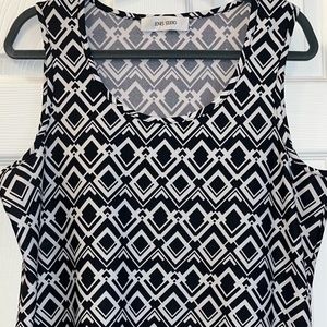 Jones Studio, Large, Sleeveless Tunic, Black/White with pink detail shirt